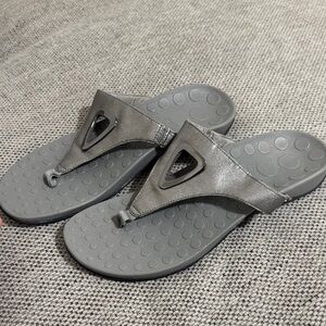 Orthaheel Black and Silver Sandals